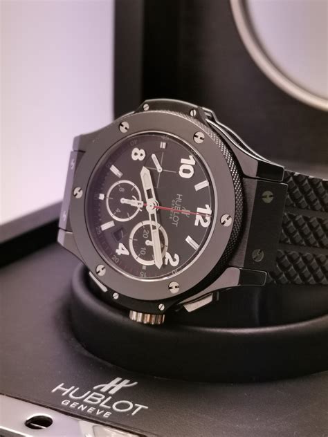 hublot black bezel white dial black rubber strap|hublot black magic 44mm.